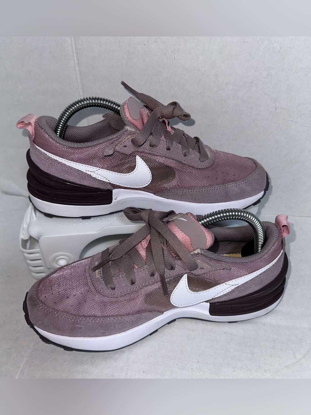 Nike Waffle One Fuchsia Girls Size 2.5Y Pink Walking Running Shoes Sneakers